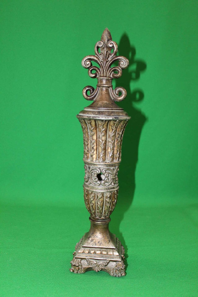 Fleur De Lis Pillar