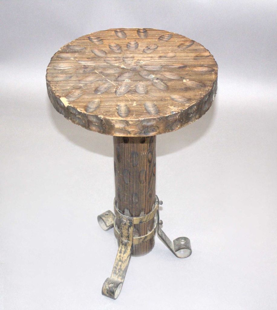 Pedestal Table