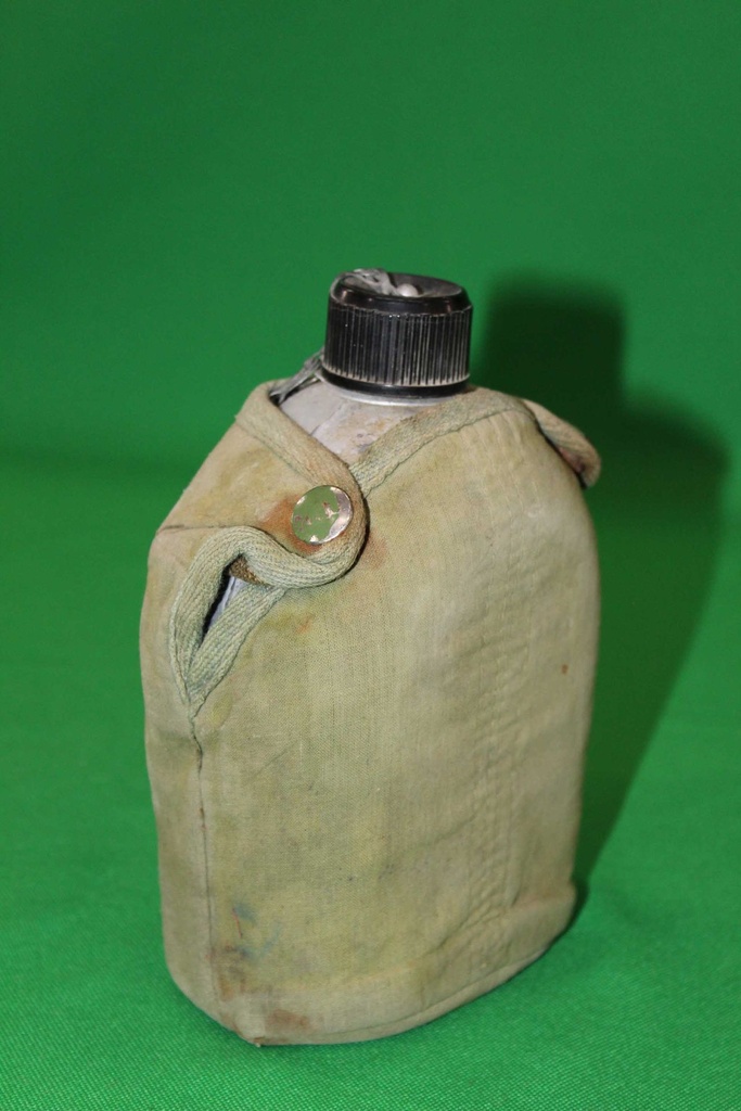 Distressed Canteen & Pouch