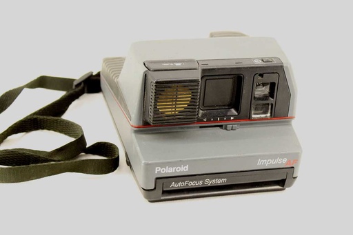 [PEC-028] Polaroid Camera