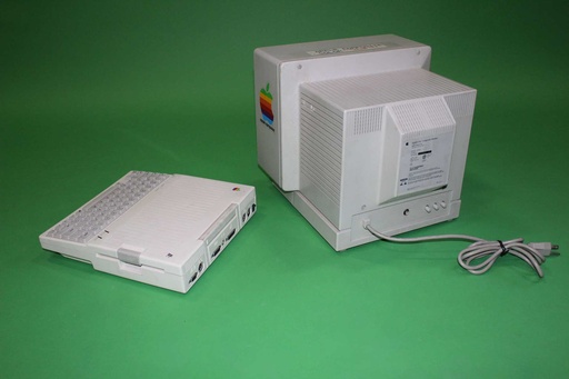 [PEO-022] Apple IIc Computer Set