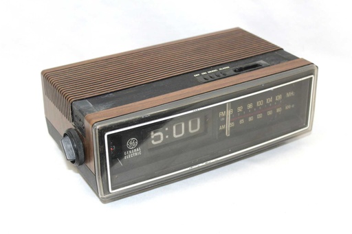 [PER-015] Alarm Clock Radio