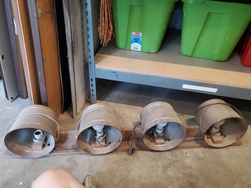 [PLM-003] Bucket Footlights