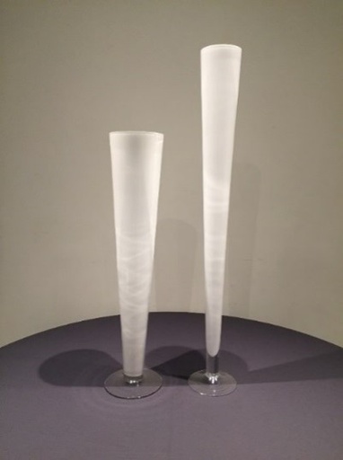 [EDV-125] Celebration White Glass Vase (SM)